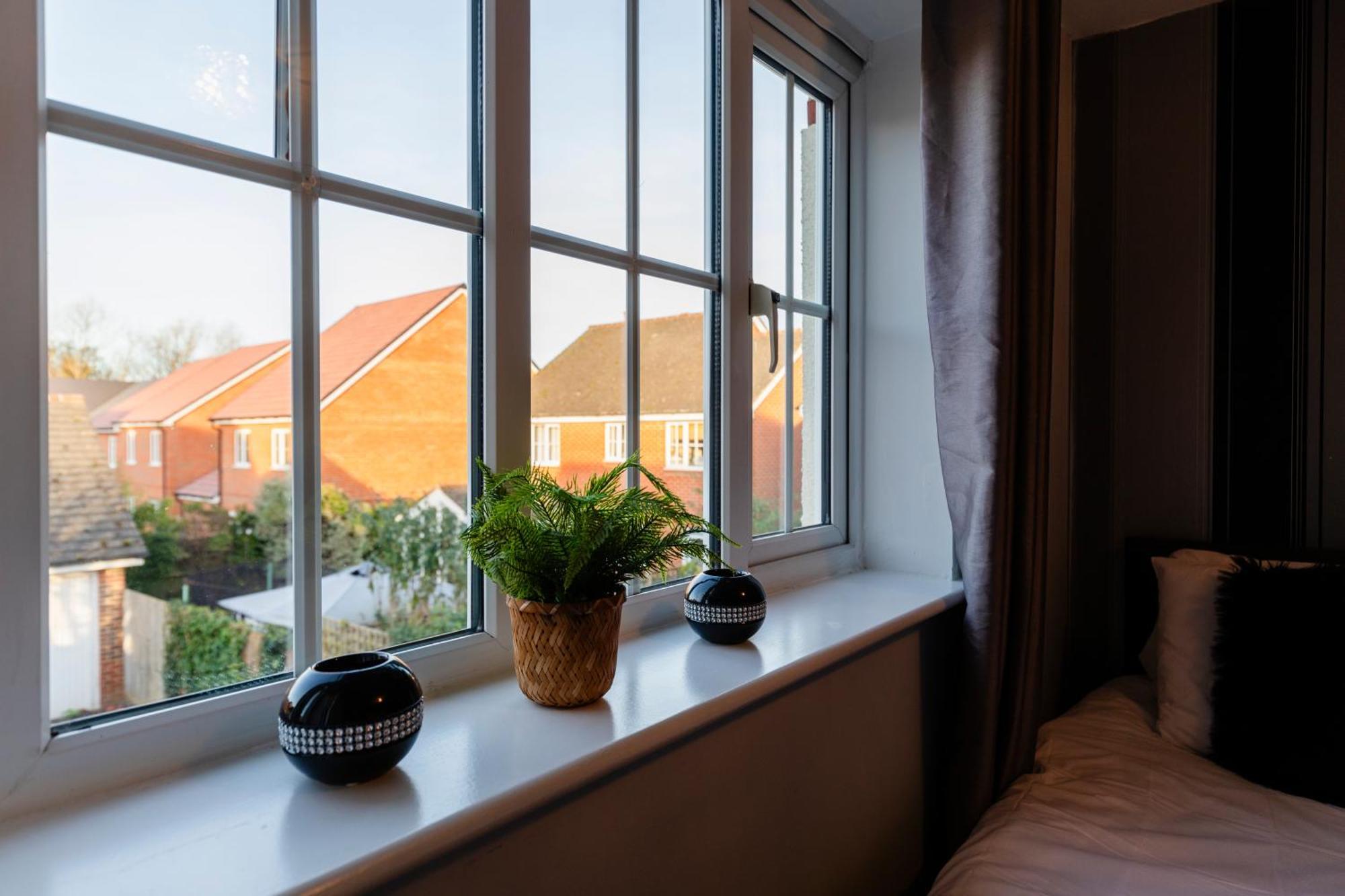 Chichester Retreat House With Free Parking Exterior foto
